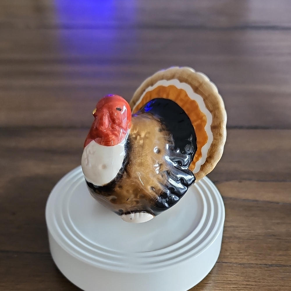 Retired Original Turkey embossed dots/NF mini